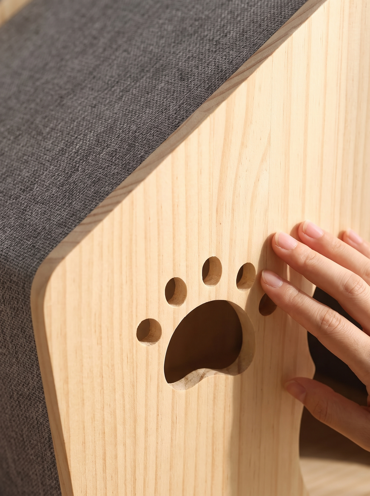 Cat Wall House with Sloped Roof - material detail